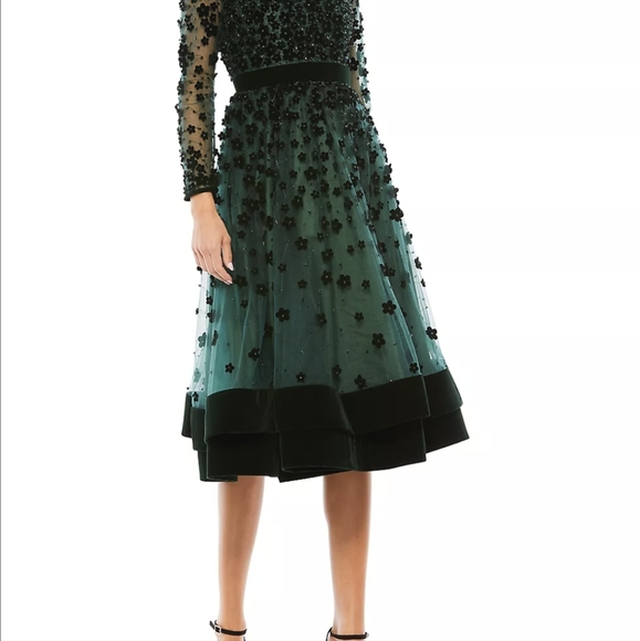 Beautiful and alegant mother of bride - Picture 5 of 12